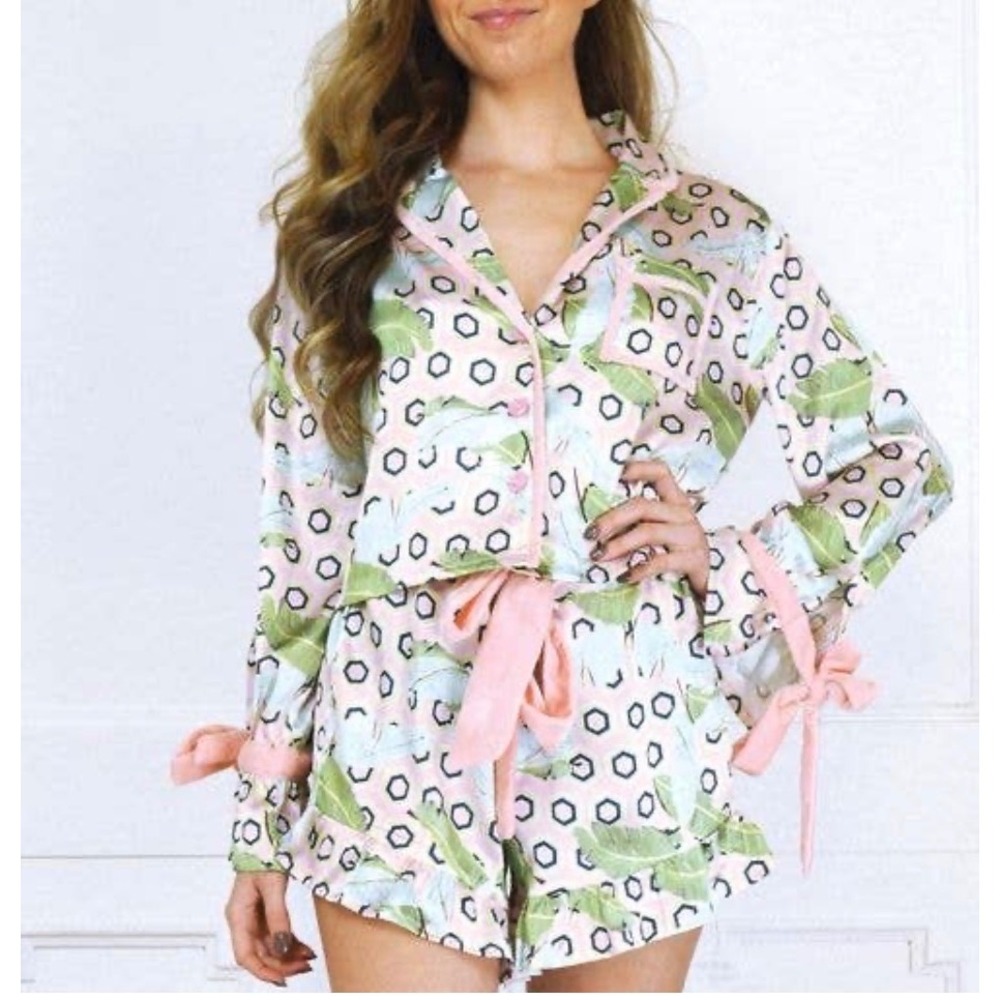 8 Oak Lane Geo Palm Satin Short Pajama Set Velvet Trim Pink Palm Ruffle Size‎ M
